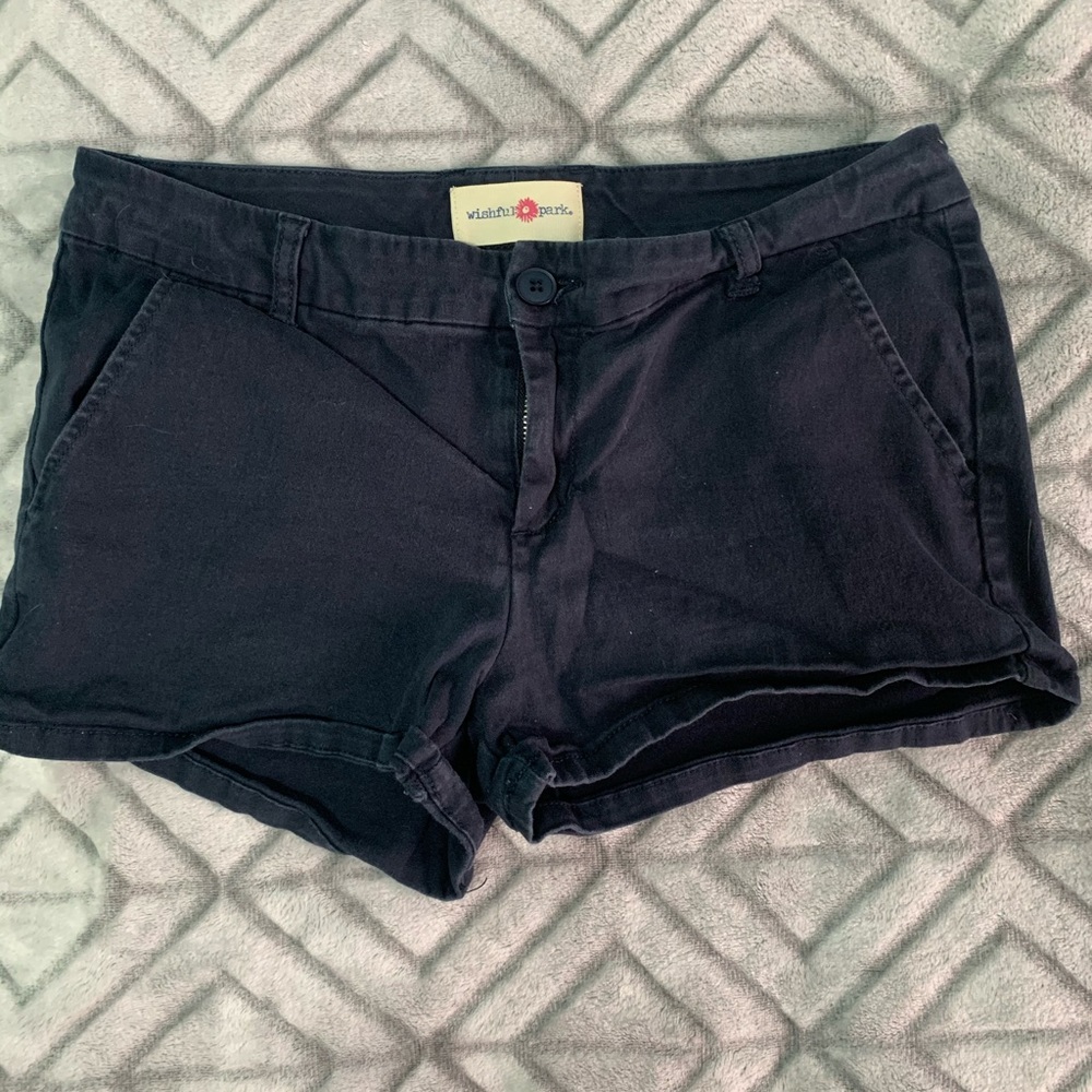 Short navy blue shorts